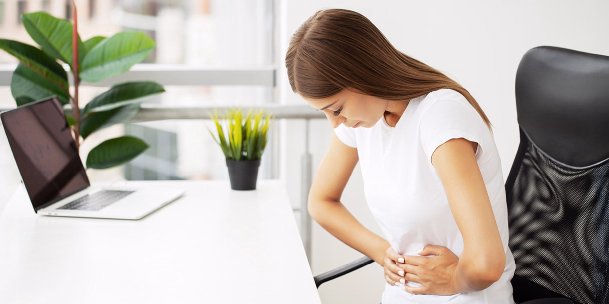 A tested jelez: az ülőmunka és a húgyúti egészség kapcsolata