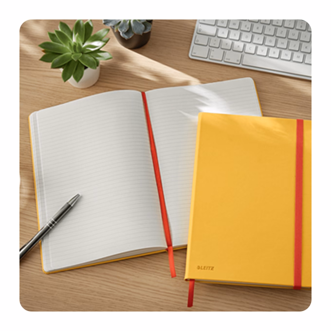 Beírókönyv vonalas LEITZ B/5 80 lapos Cosy Soft Touch keményfedeles melegsárga