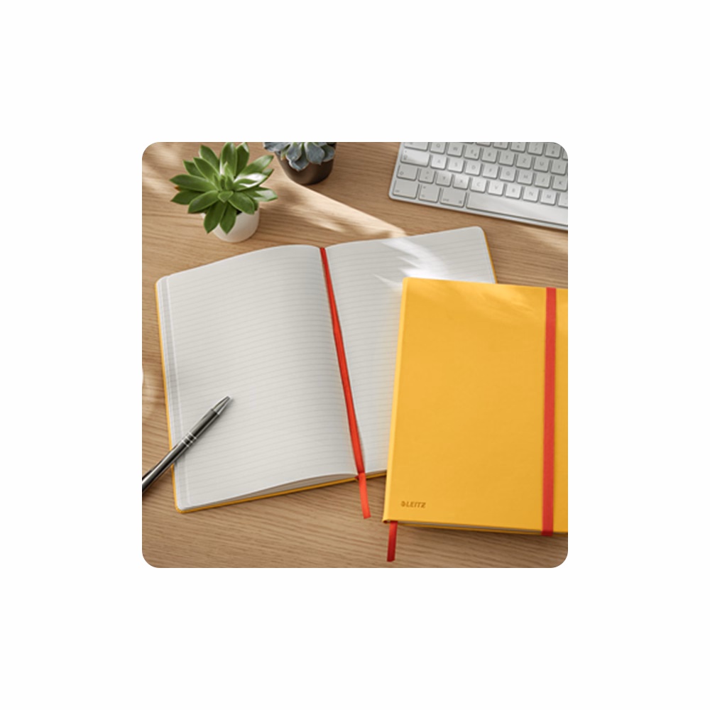 Beírókönyv vonalas LEITZ B/5 80 lapos Cosy Soft Touch keményfedeles melegsárga