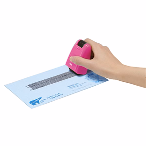 Bélyegző roller PLUS adatvédelmi szöveget titkosító 26 mm x 50 m pink