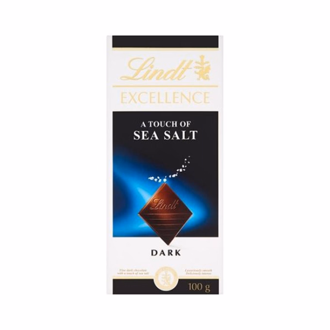 Csokoládé LINDT Excellence Sea Salt tengeri sós étcsokoládé 100 g