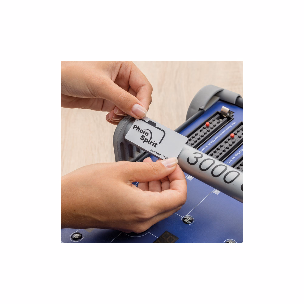 Etikett AVERY L6009-100 45,7x21,2 mm ipari ezüst poliészter 4800 címke/doboz 100 ív/doboz
