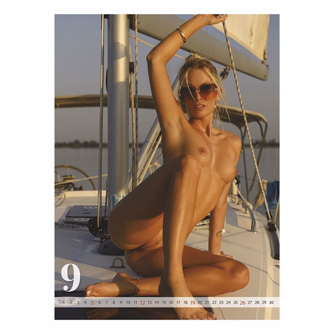 Falinaptár TOPTIMER T093 310x420mm álló Hot girls 2027