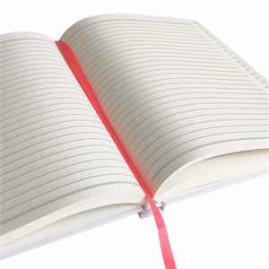 Jegyzetfüzet vonalas SPOKO A/5 96 lapos gumis keményfedeles nagy szív