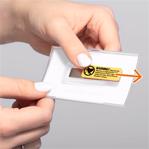 Névjegykitűző DURABLE Click Fold 40x75 mm mágneses elfordulásmentes átlátszó