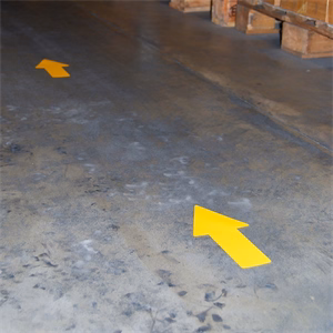 Padlómatrica DJOIS nyíl alakú 200x50 mm sárga 10 darabos