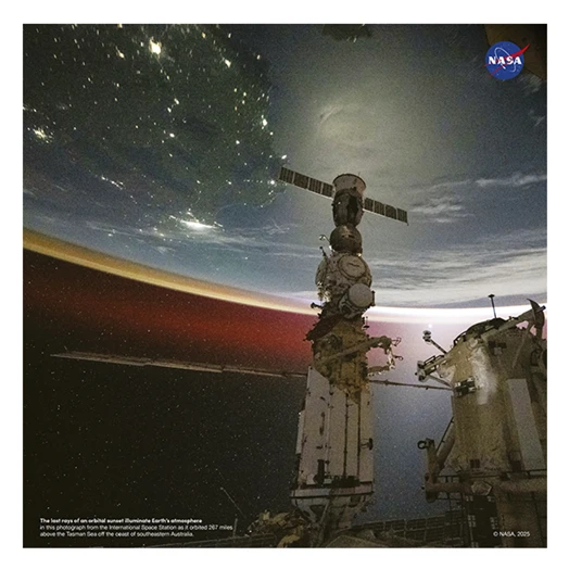 Lemeznaptár REALSYSTEM 300x300mm NASA 2026.